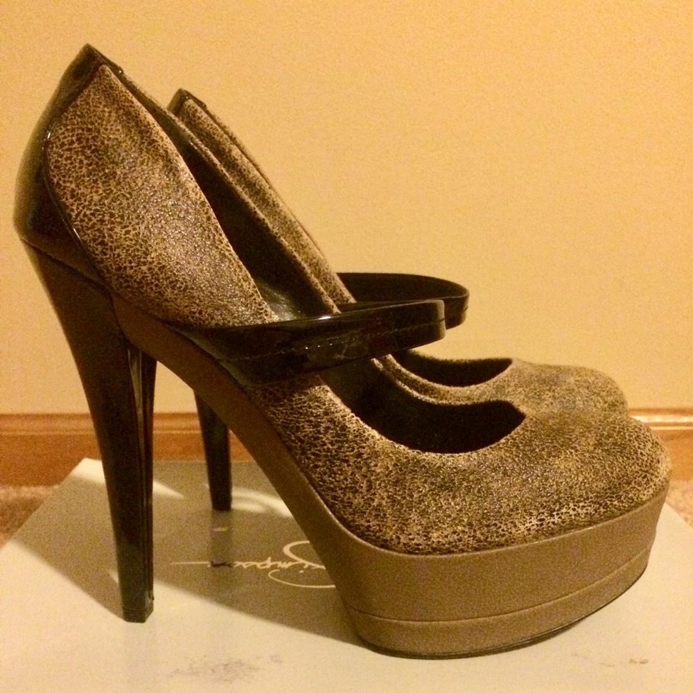 Jessica Simpson Brown Platforms. Size 11.